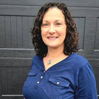 Tina Lowe - Bookkeeper